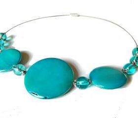 Sprayed shell necklace peacock collection blue